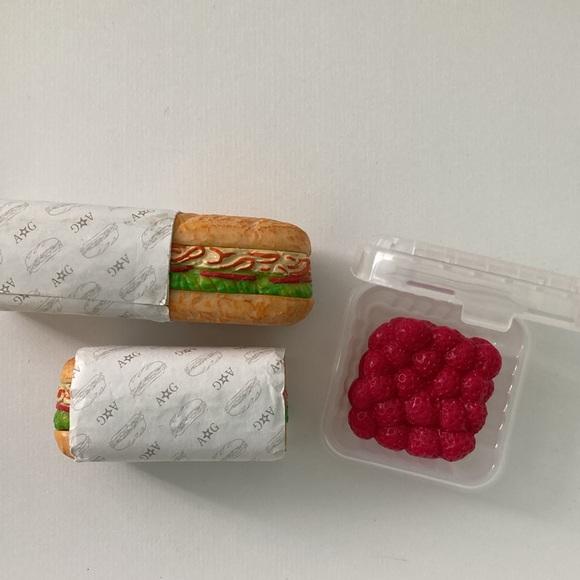 American Girl Doll Beach Cooler Set with sandwiches, drinks and ice - Picture 7 of 7